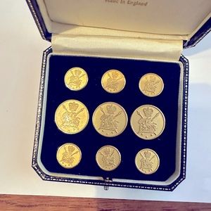 Grant & Latham gold tone blazer buttons. Never worn.
